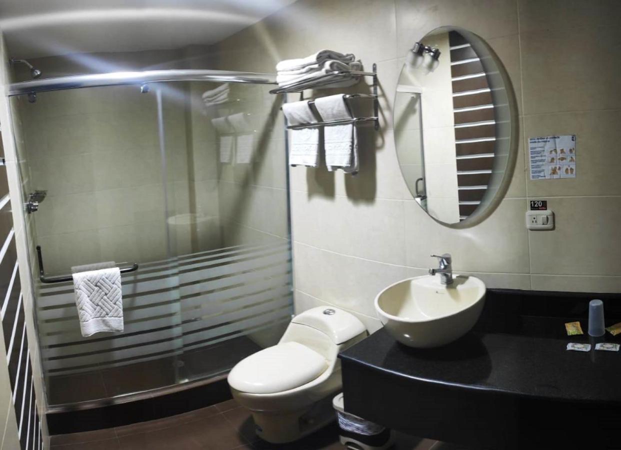 La Kapital Hotel Ambato Extérieur photo