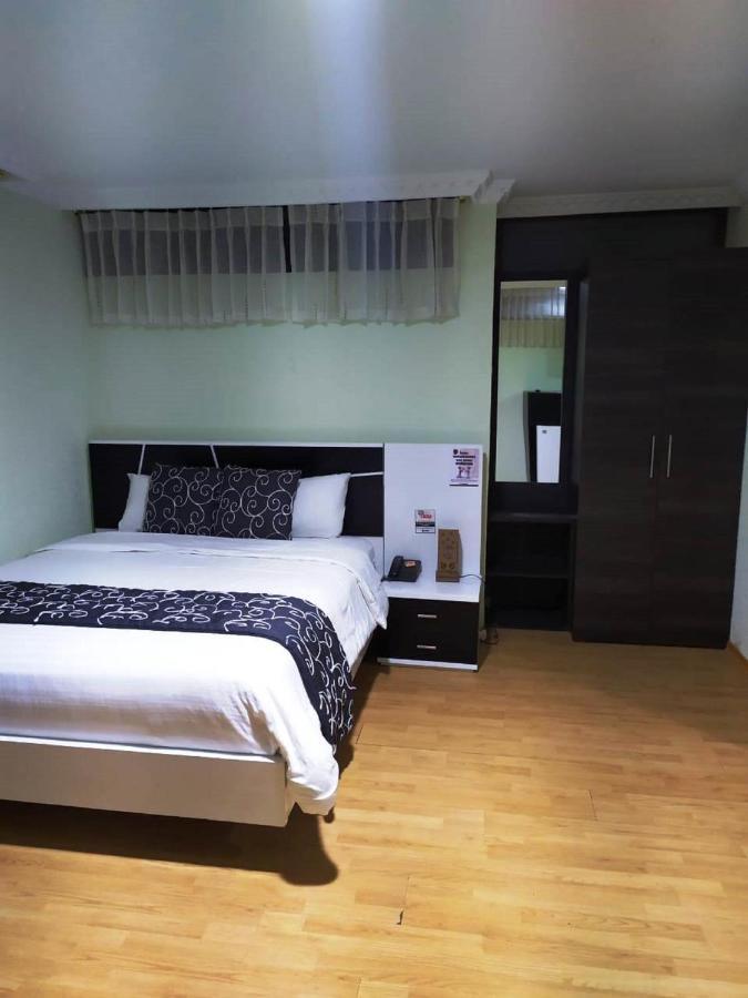 La Kapital Hotel Ambato Extérieur photo