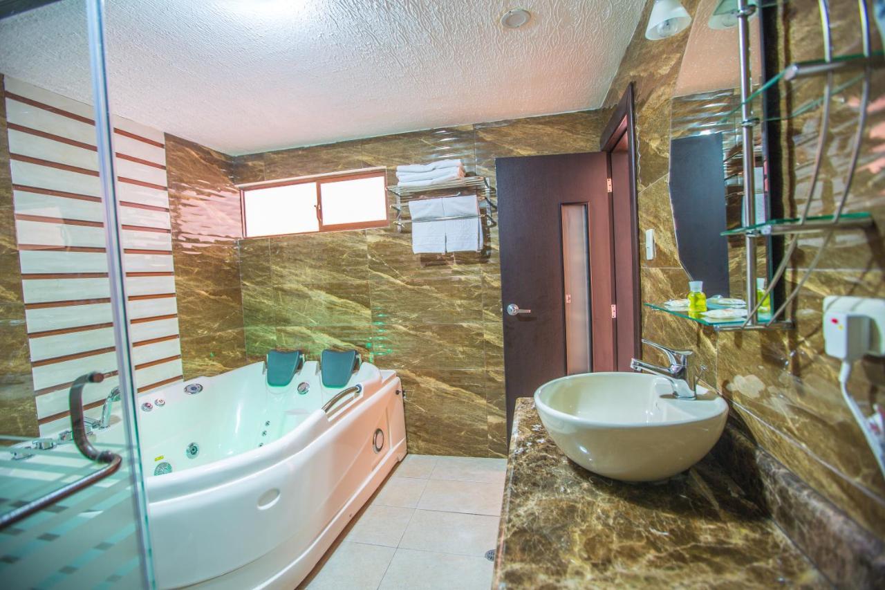 La Kapital Hotel Ambato Extérieur photo